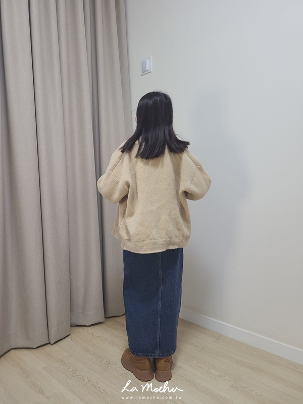 斜邊扣直筒前開衩裙